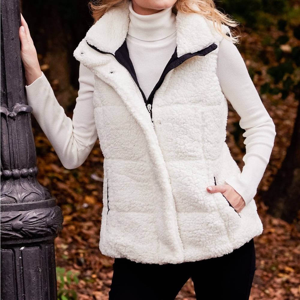 Women’s Cozy White Sherpa Vest by Weatherproof Size Large NWT (306)